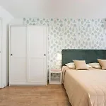 Sea Touch - Beachfront, With A Heated Pool Vila
