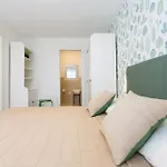 Sea Touch - Beachfront, With A Heated Pool Vila *