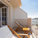 Sea Touch - Beachfront, With A Heated Pool Vila *