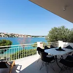 Sea Touch - Beachfront, With A Heated Pool * Rogoznica (Sibenik-Knin)