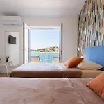 Vila Sea Touch - Beachfront, With A Heated Pool *