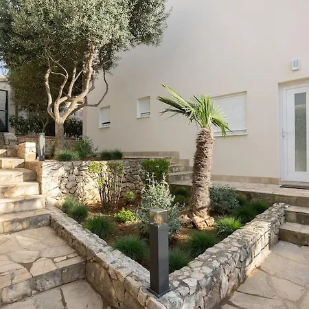 Villa Sea Touch - Beachfront, With A Heated Pool Rogoznica (Sibenik-Knin)