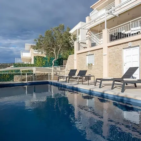 Sea Touch - Beachfront, With A Heated Pool * Rogoznica (Sibenik-Knin)