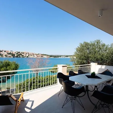 Sea Touch - Beachfront, With A Heated Pool * Rogoznica (Sibenik-Knin)