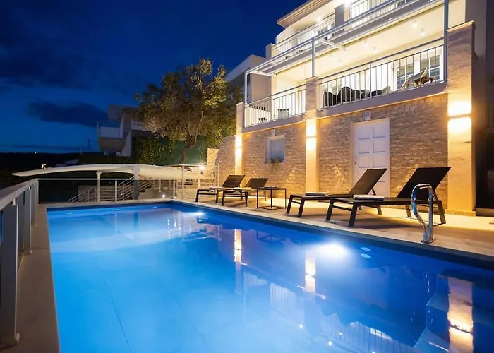 Sea Touch - Beachfront, With A Heated Pool Willa Rogoznica (Sibenik-Knin)