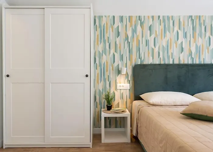 Sea Touch - Beachfront, With A Heated Pool * Rogoznica (Sibenik-Knin)