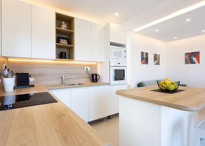 Sea Touch - Beachfront, With A Heated Pool Willa Rogoznica (Sibenik-Knin)