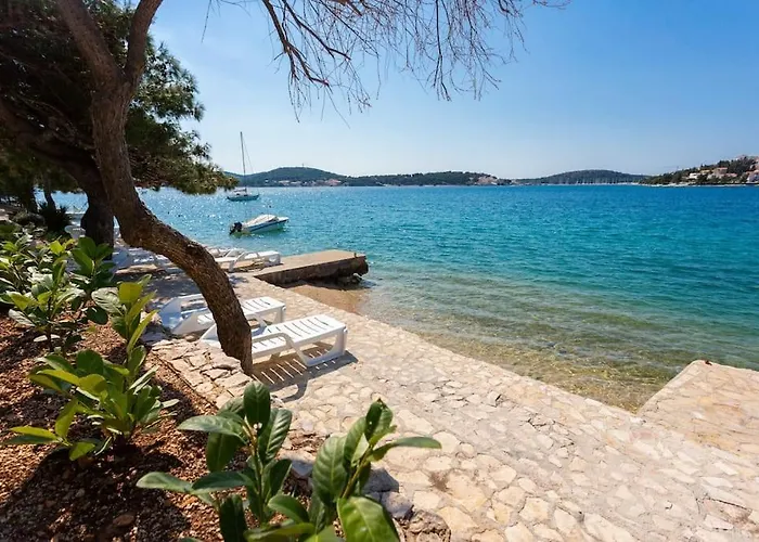 Sea Touch - Beachfront, With A Heated Pool Willa Rogoznica (Sibenik-Knin)