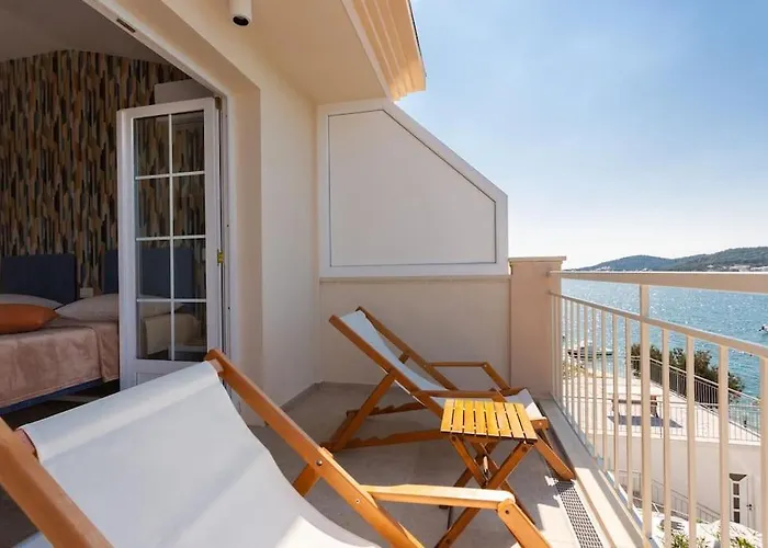 Sea Touch - Beachfront, With A Heated Pool ヴィラ *