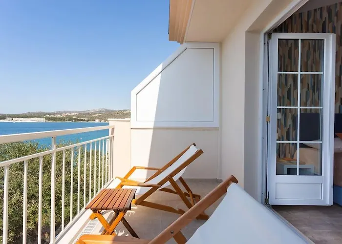 Sea Touch - Beachfront, With A Heated Pool * ロゴズニッツァ