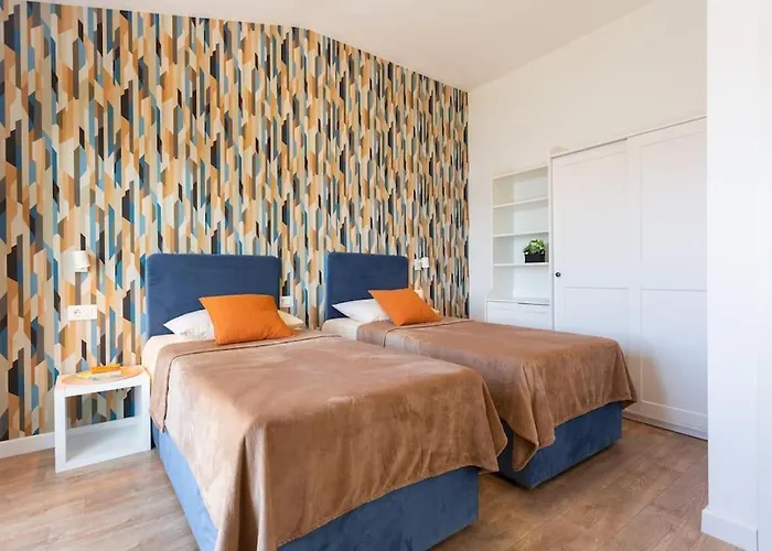 Sea Touch - Beachfront, With A Heated Pool Willa *