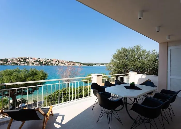 Sea Touch - Beachfront, With A Heated Pool * Rogoznica (Sibenik-Knin)