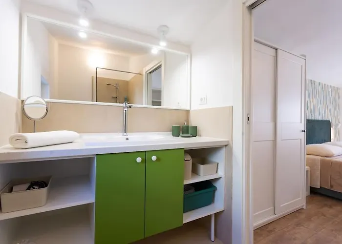 Sea Touch - Beachfront, With A Heated Pool Willa *