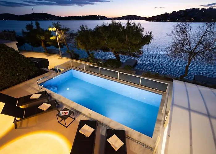 ヴィラ Sea Touch - Beachfront, With A Heated Pool ロゴズニッツァ